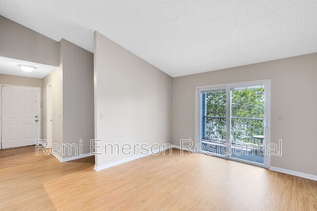 Building Photo - 2533 Grassy Point Dr
