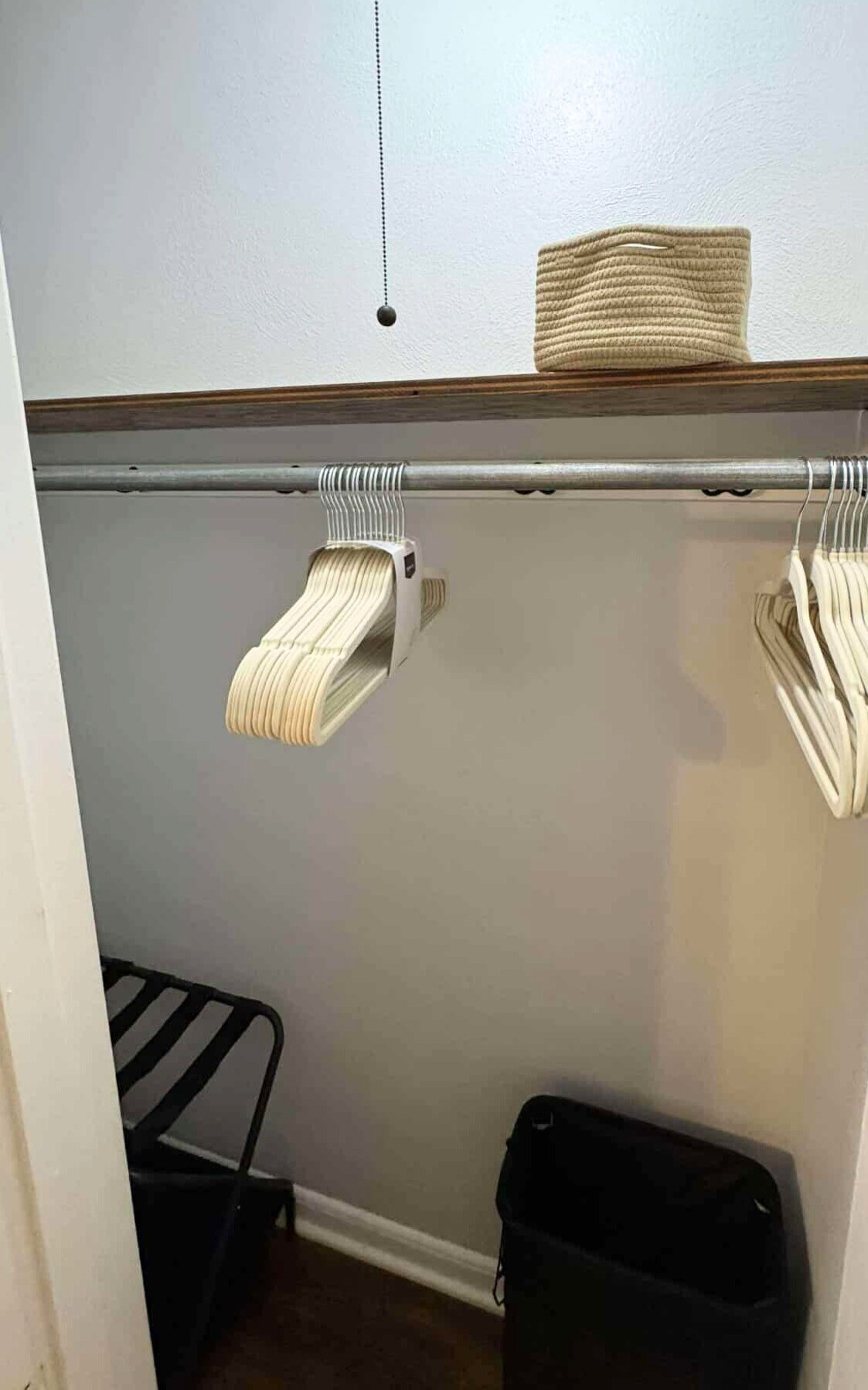 Closet w amenities - 2659 Northwood Ave