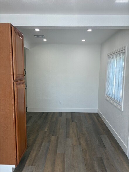 Building Photo - 4131 W 107th St