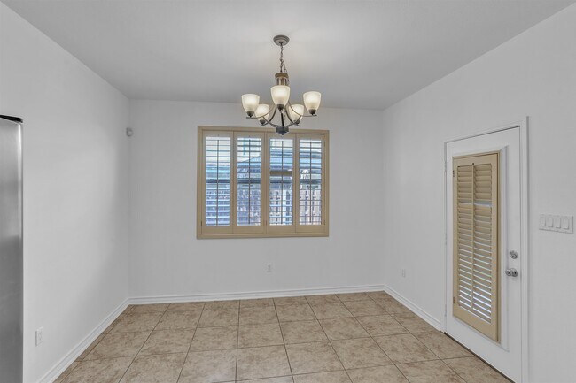 Building Photo - 9813 Sandhill Dr