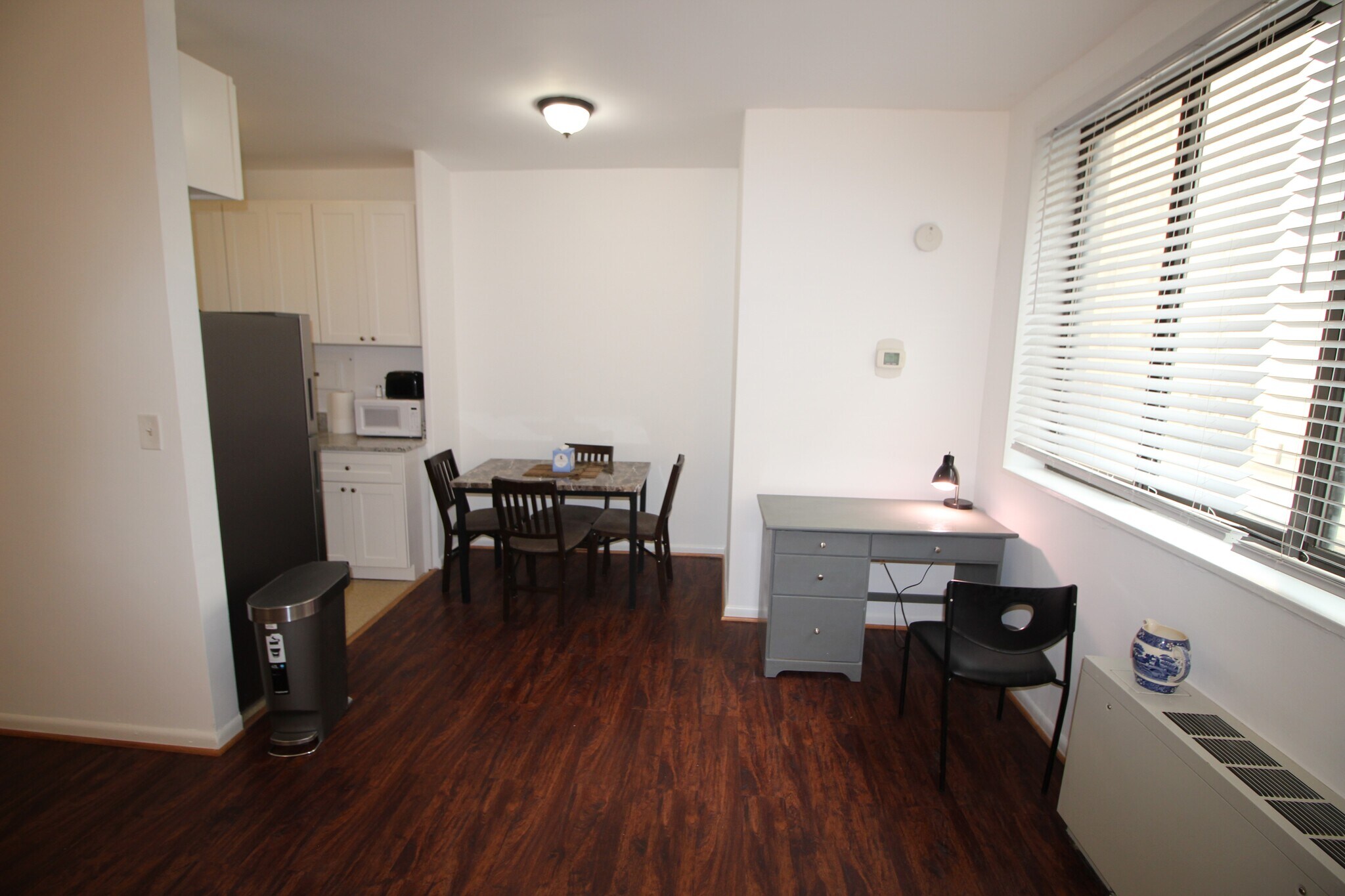 Building Photo - 522 21st St NW