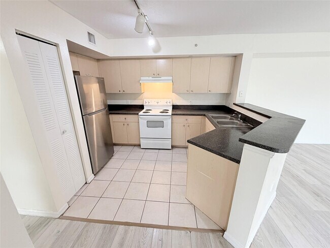 Building Photo - 4151 San Marino Blvd