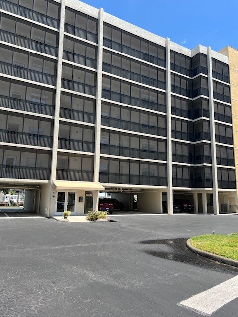 Building Photo - 4451 Bay Beach Ln