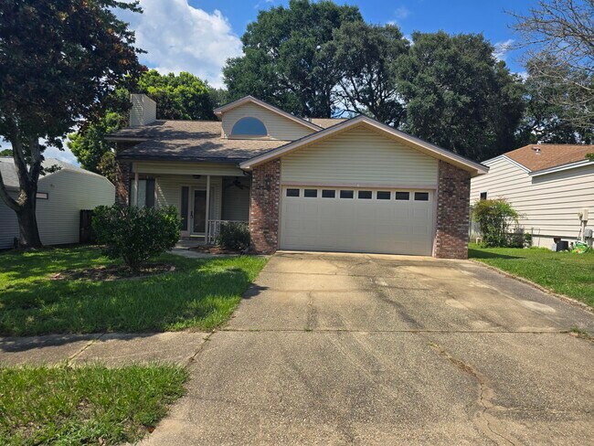 Building Photo - 3929 Balsam Dr
