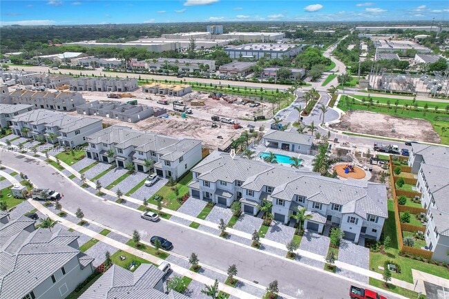 Building Photo - 12002 NW 47th Manor