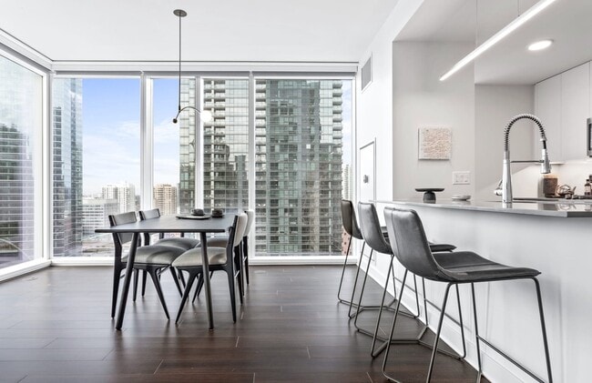 Building Photo - 100 W Wolf Point Plaza
