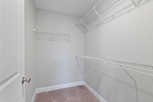 Building Photo - Close to Air Station/Camp Lejeune