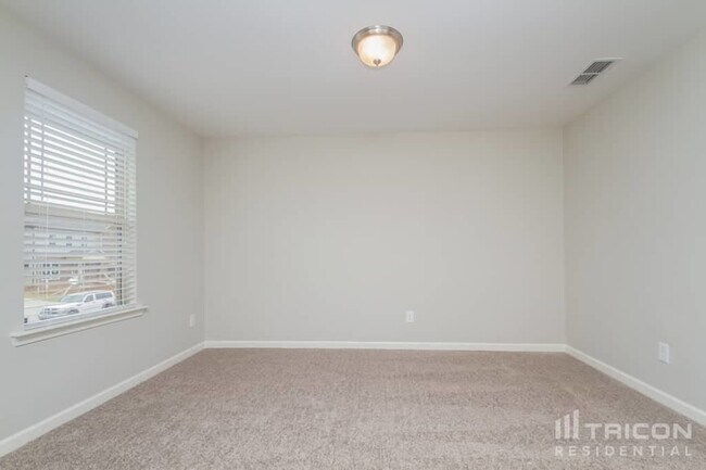 Building Photo - 3012 Wesley Rd