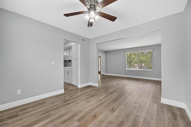 Building Photo - 519 Sweetleaf Dr