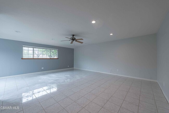 Building Photo - 5848 Lake Lindero Dr