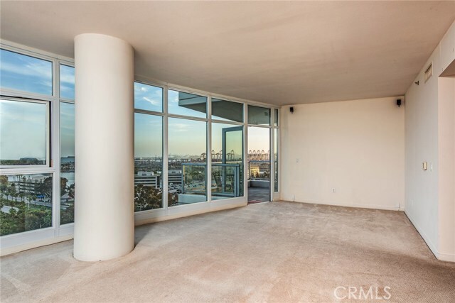 Building Photo - 411 W Seaside Way