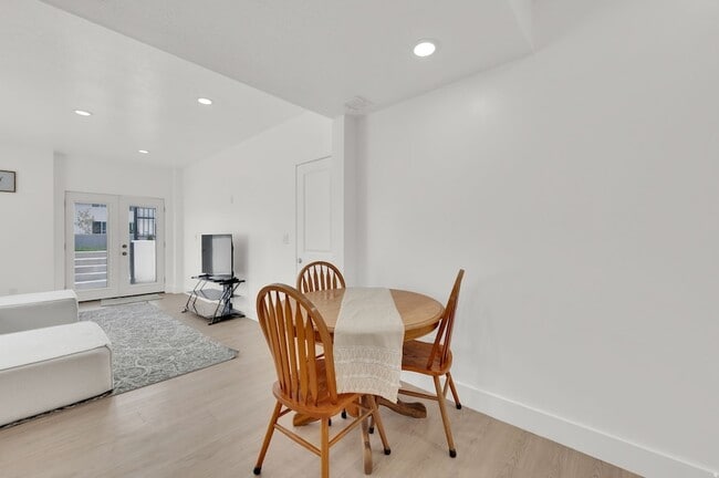 Building Photo - 11676 Dorothy Vista Dr