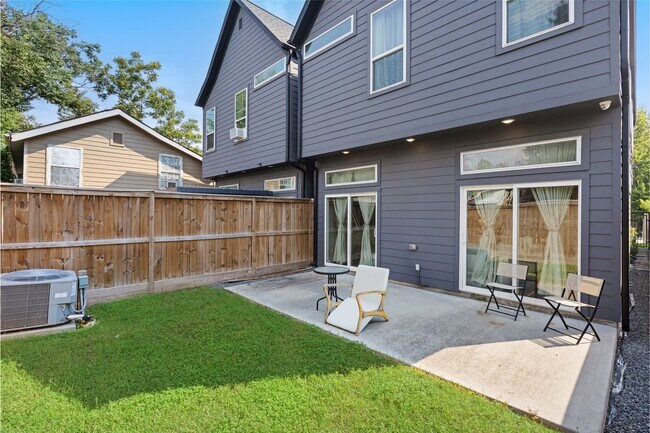Building Photo - 7033 Avenue L