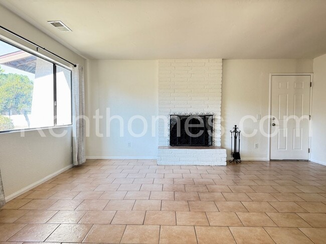 Building Photo - 15917 Arena Dr