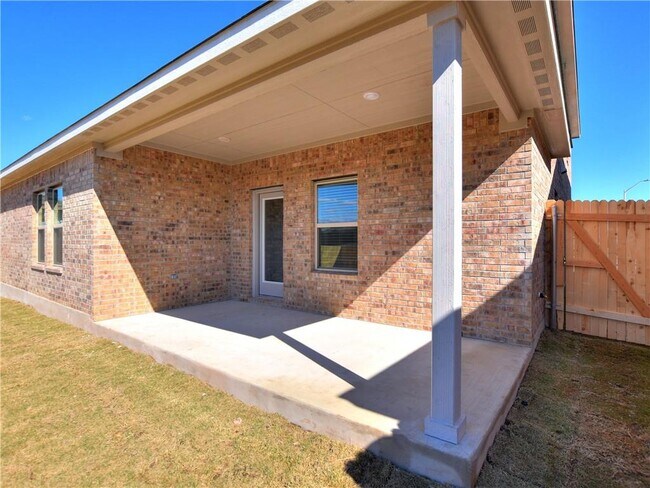 Building Photo - 517 Gabrielle Anne Dr