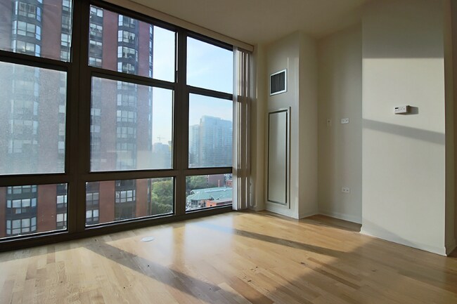 Building Photo - 57 E 8th St