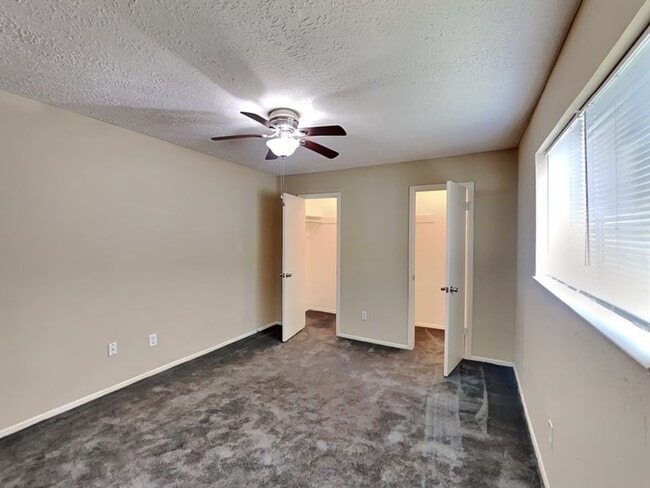 Building Photo - 16627 Blackhawk Blvd