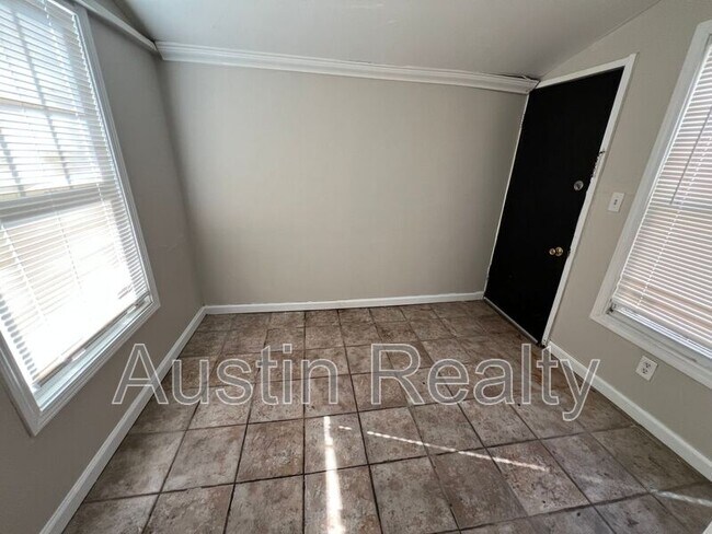 Building Photo - 1149 Watts St