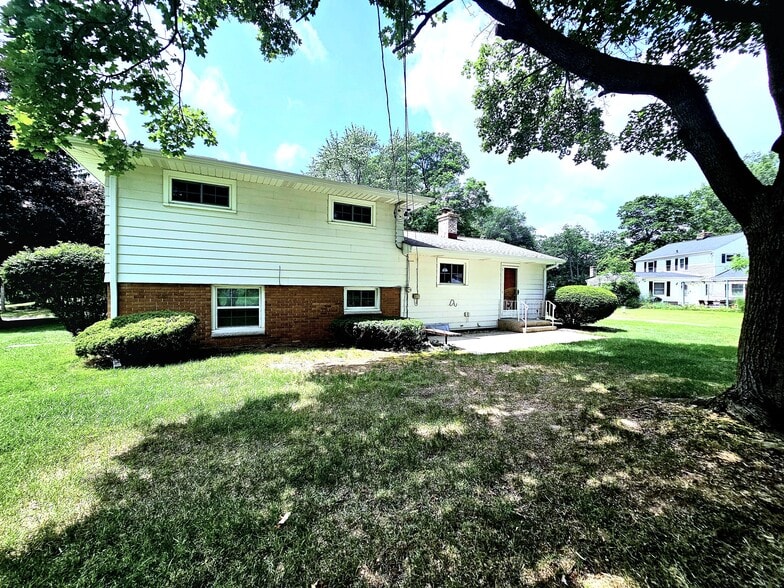 Backyard - 172 Lincoln Hill Dr