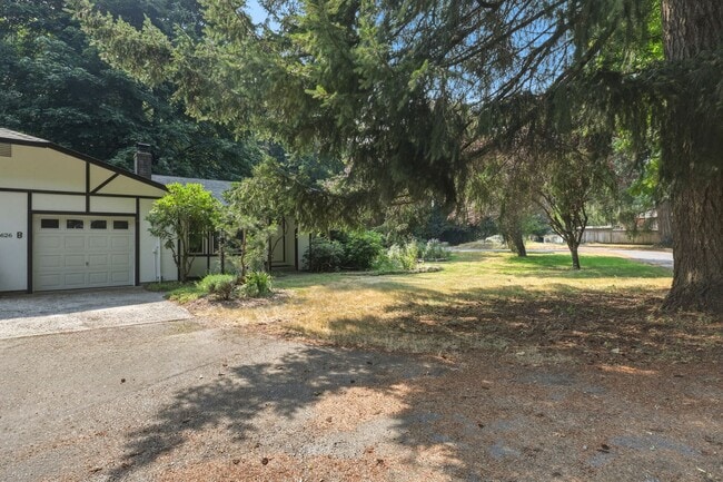 Building Photo - MOVE IN READY NOW! 2 bed 1 ba - Great location! Tumwater School District.