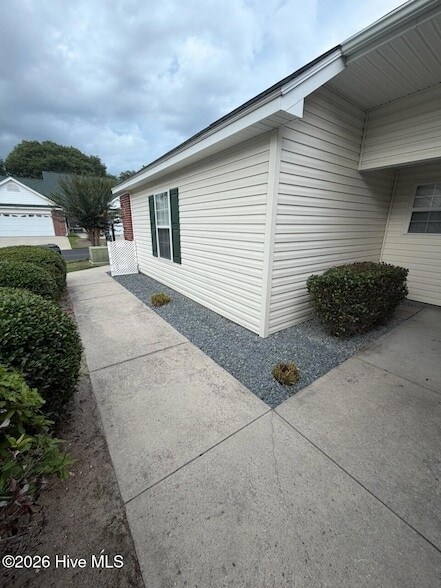 Building Photo - 607 Sunset Oaks Ln
