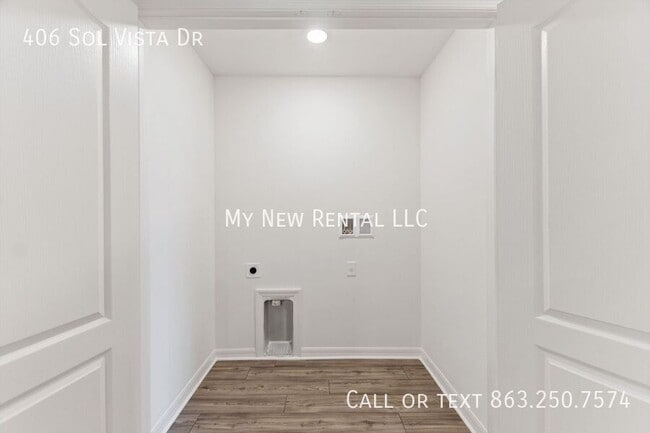 Building Photo - 406 Sol Vis Dr