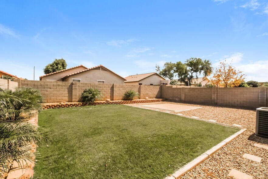 Building Photo - 8528 E Desert Ln
