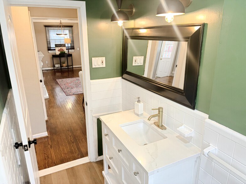 Building Photo - 1655 Hazel St