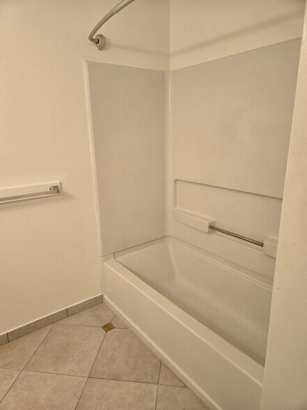 2nd bath - 573 Serenade Cir E