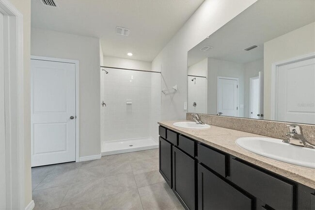 Building Photo - 3279 Hilltop Cir