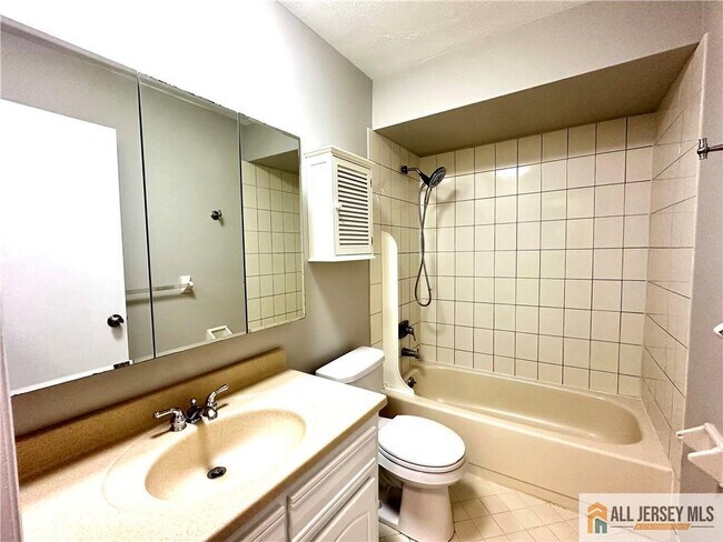 Building Photo - 1310 Bradley Ct