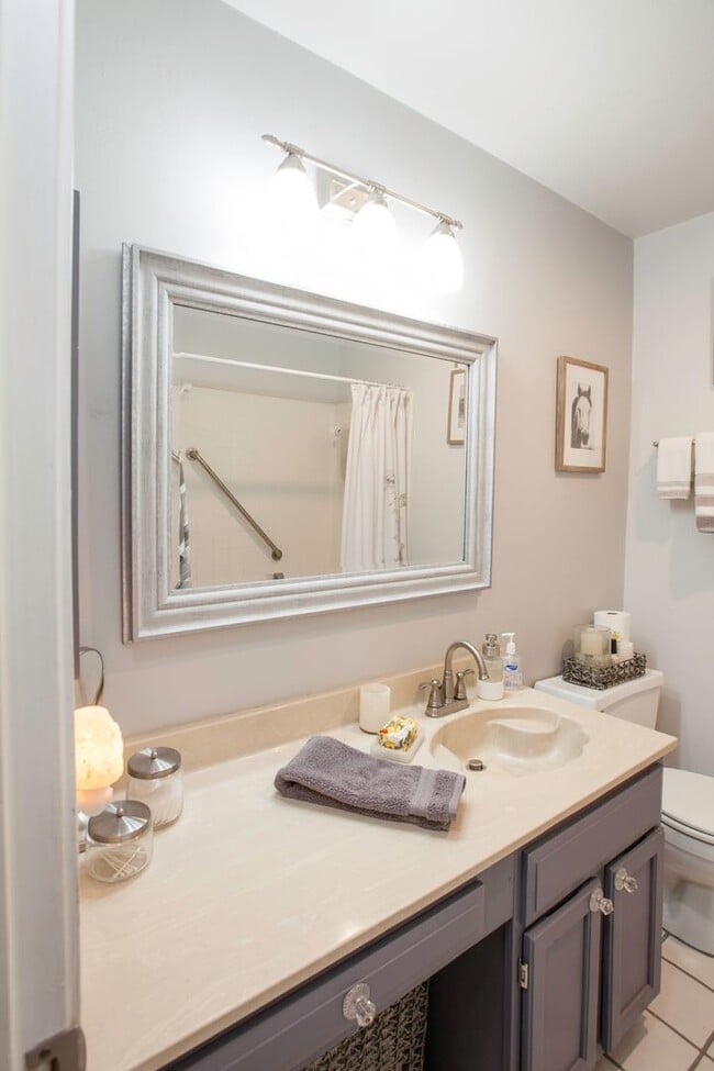Building Photo - Gorgeous duplex in Euless