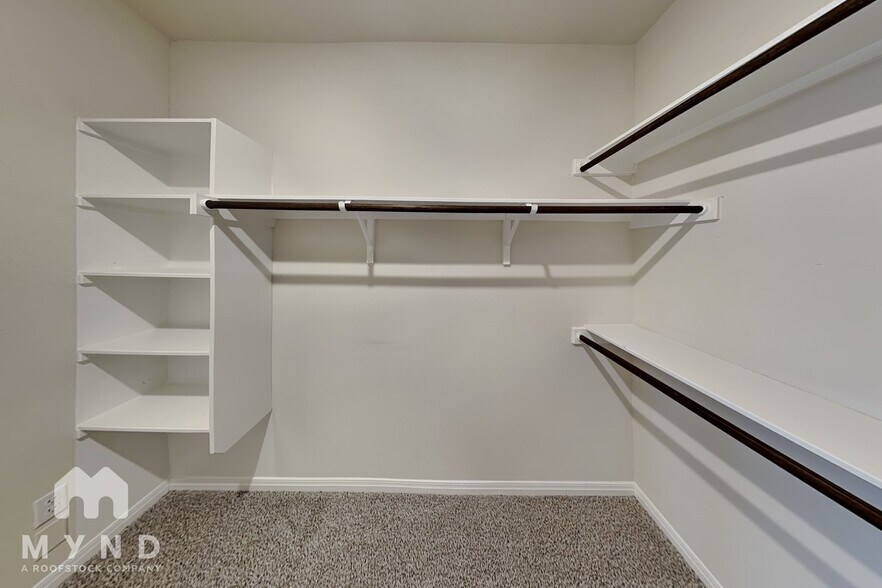 Building Photo - 1850 Settlers Glen Dr