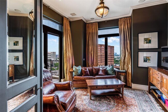Building Photo - 3505 Turtle Creek Blvd