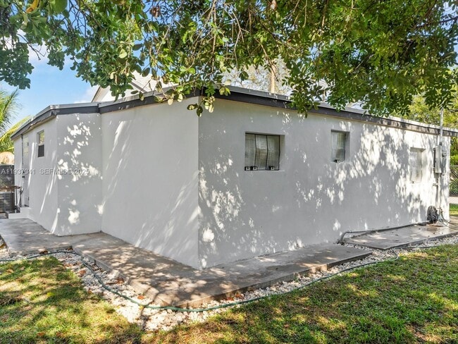 Building Photo - 6318 NW 19th Ct