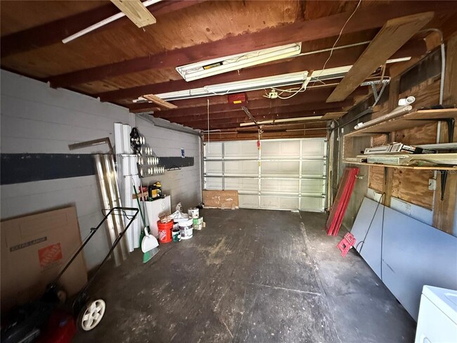 Building Photo - 4423 Crestwood Dr N