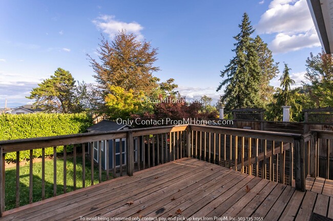 Building Photo - Spacious Large Sanctuary in SE Portland’s ...