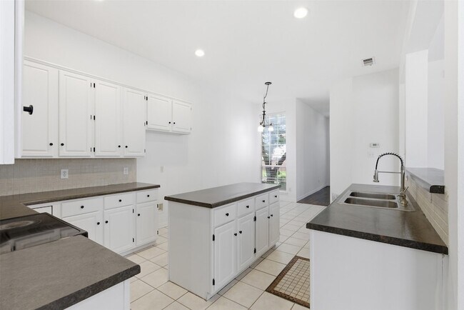 Building Photo - 3221 Corning Dr