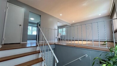 Building Photo - 133 Iceland Dr