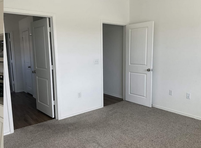 Building Photo - 10537 Steinbeck Dr