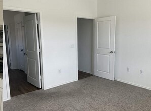 Building Photo - 10537 Steinbeck Dr