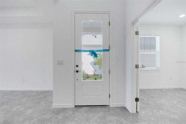 Building Photo - 215 Summertime Pl