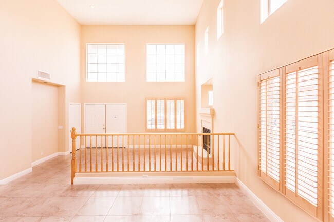 Building Photo - Beautiful 2 Story 4 Bedroom home