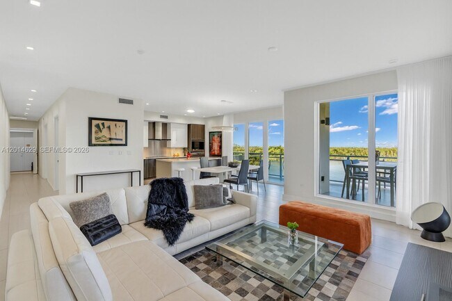 Building Photo - 6100 N Ocean Dr