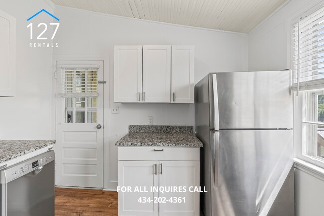 Building Photo - Charming 1-Bedroom Apartment on Historic R...