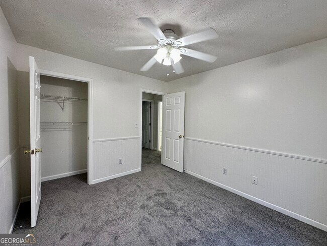 Building Photo - 1103 Marina Ln