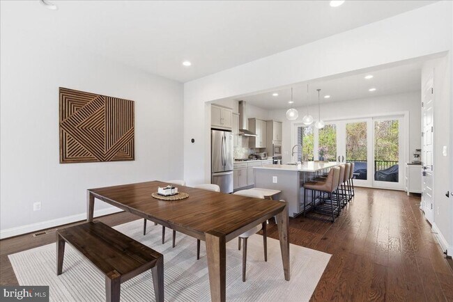 Building Photo - 4537 Plateau Dr