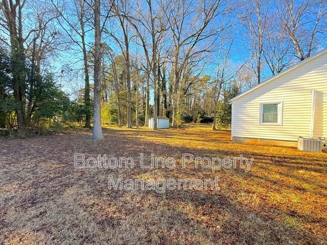 Building Photo - 8322 Viola Dr