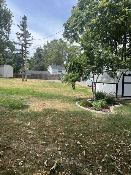 Building Photo - 3895 Quincy Ave