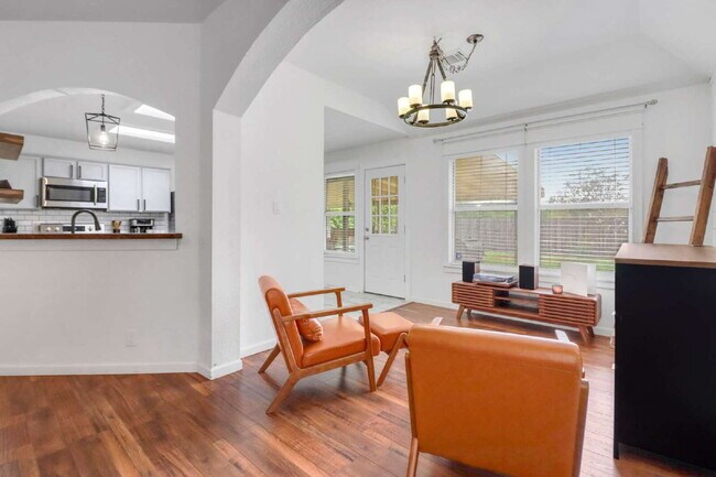 Building Photo - "Charming 3-Bedroom Home in San Antonio with Spacious 1530 sq ft Layout & 2 Full Baths!"